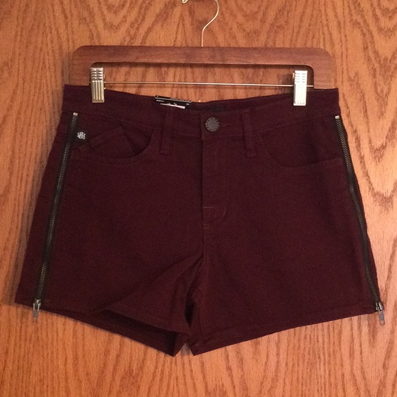 Rock & Republic Pants - Rock & Republic Kimber Mid -Rise Short Plum Pie